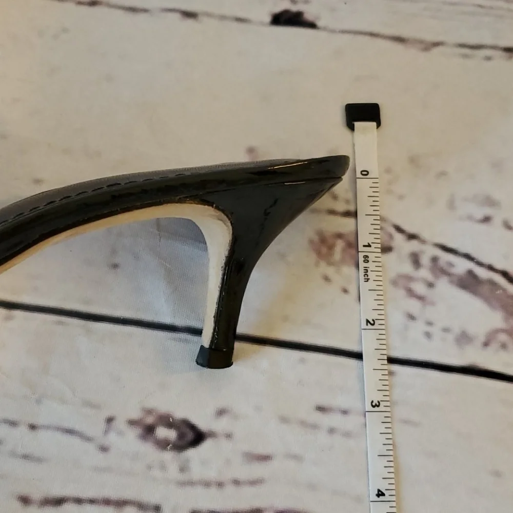 Ann Taylor Heels - Picture 3 of 6